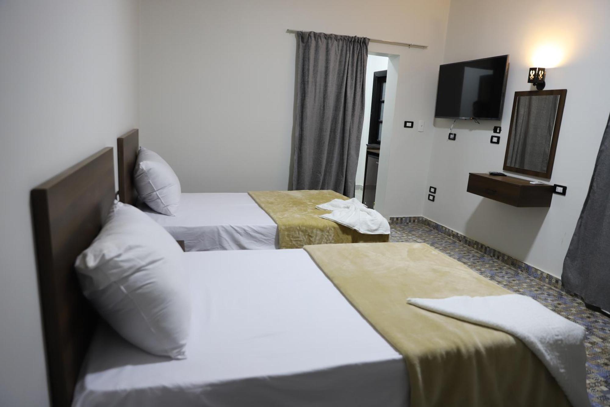 King Khufu Pyramids View Hotel Kafret el-Gabal Habitación foto